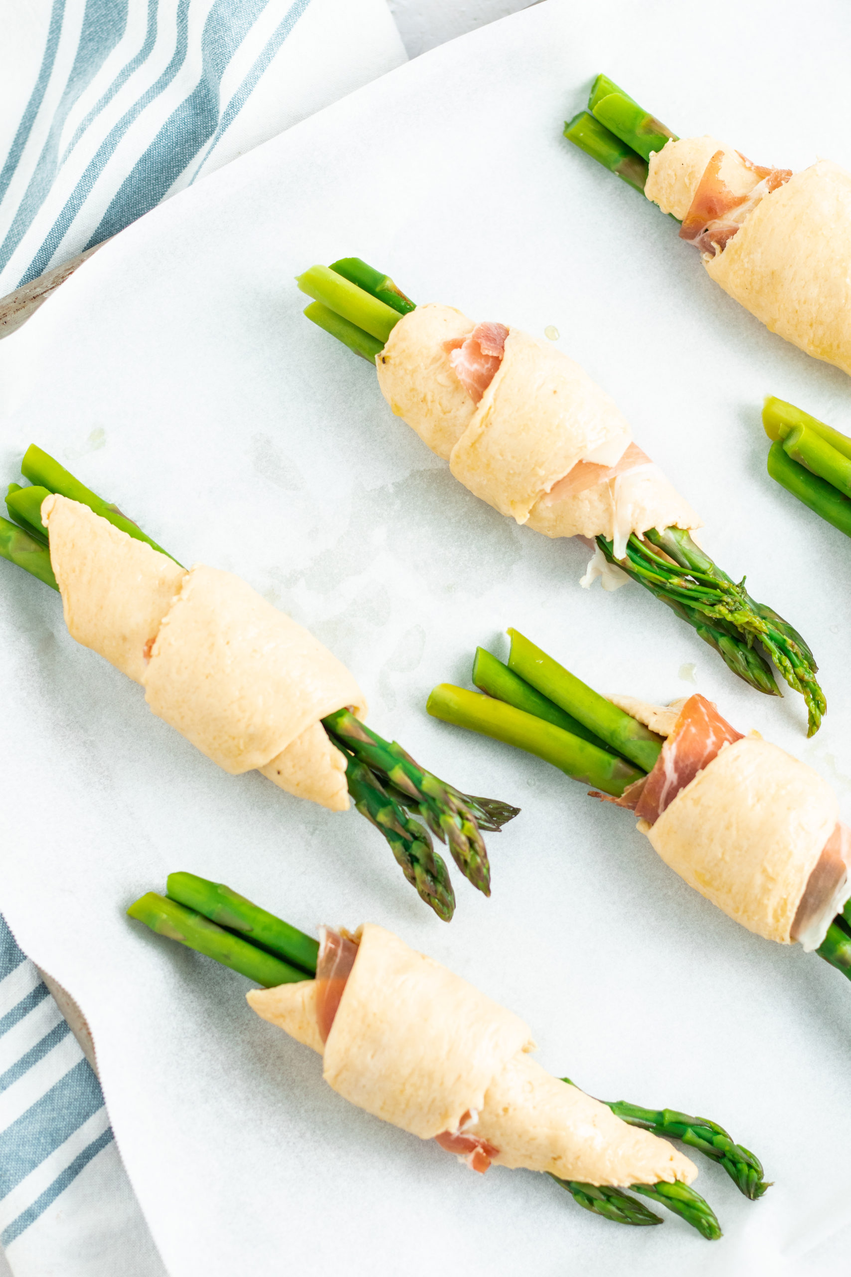 Prosciutto Asparagus Roll-Ups - Laura The Dietitian